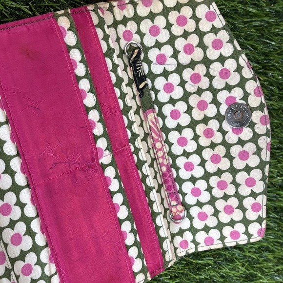 Vera Bradley Quilted Wallet Zip Organizer Green Pink Floral Cotton - Picture 6 of 10